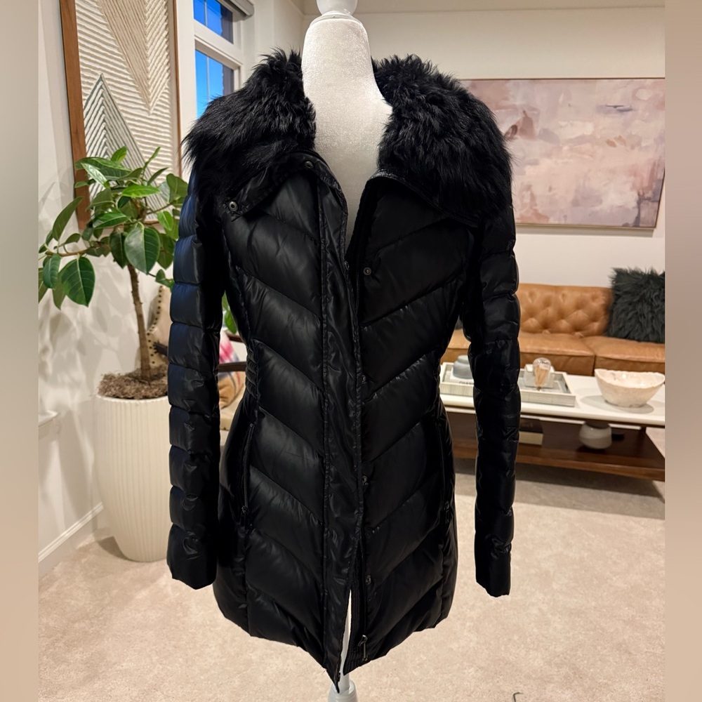 Like New Badgley Mischka Black Faux Fur-Trimmed Coat